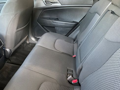 Used 2023 Kia Sportage LX AWD/4WD image 12