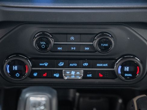 Used 2025 Ford Bronco Badlands image 29