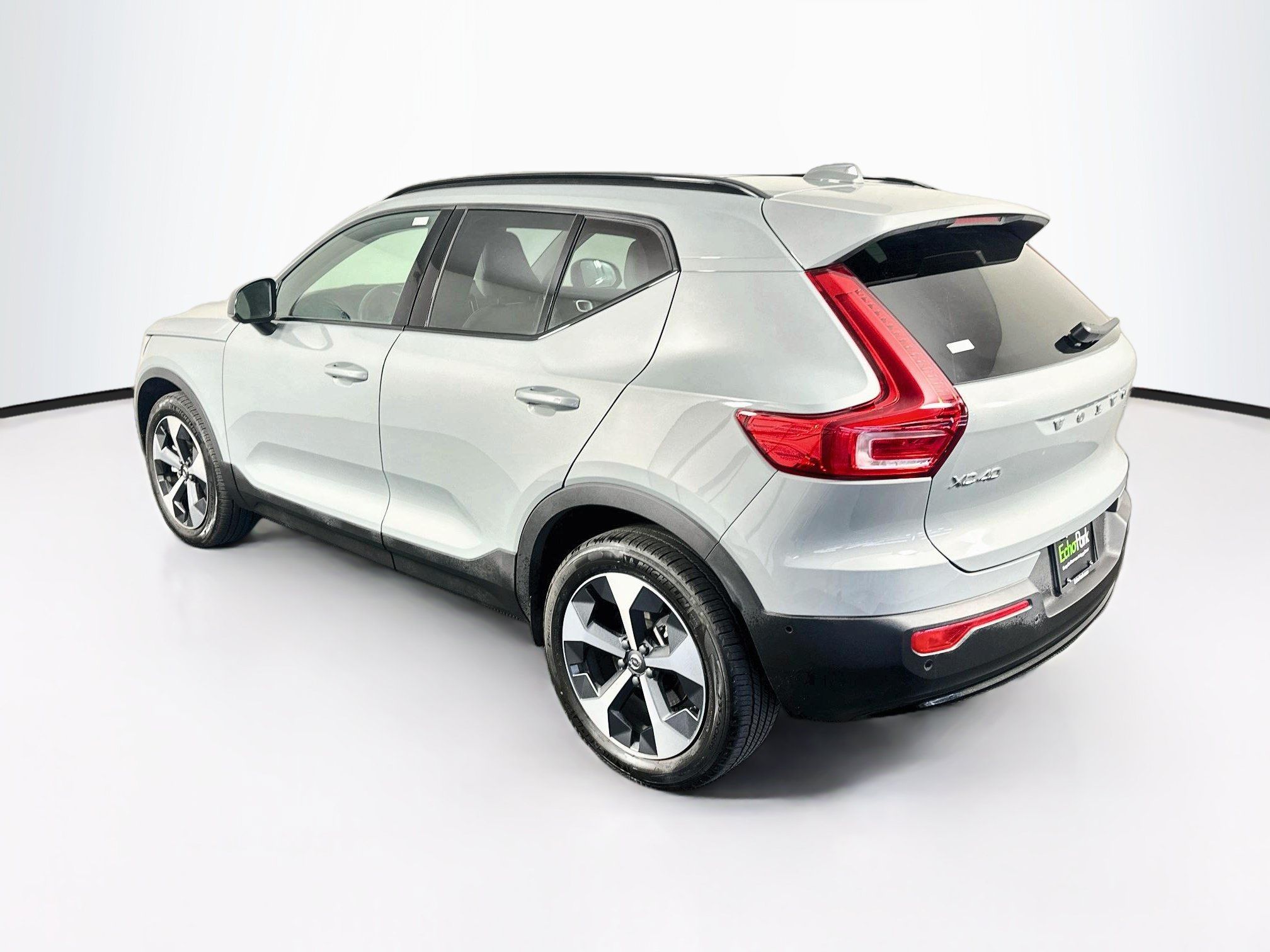 Used 2026 Volvo XC40 B5 Plus AWD/4WD image 5