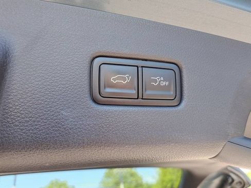 Used 2024 Kia Carnival EX FWD image 33
