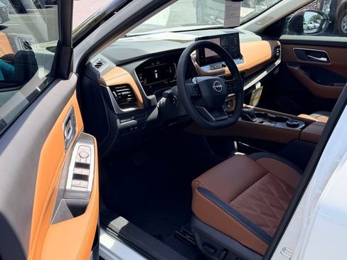 New 2026 Nissan Rogue Platinum AWD/4WD image 9