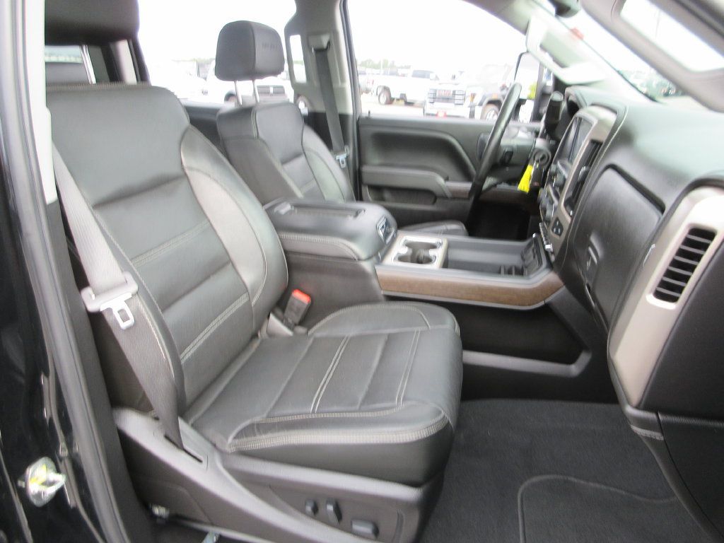 Used 2019 GMC Sierra 2500 Denali w/ Duramax Plus Package AWD/4WD image 25