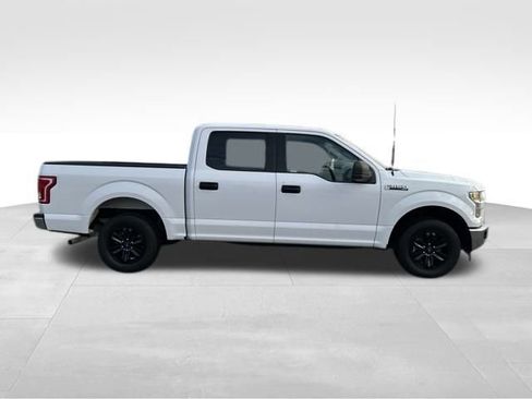 Used 2017 Ford F150 XLT image 10