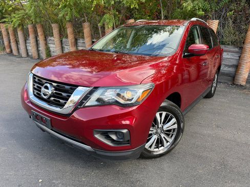 Used 2018 Nissan Pathfinder S image 1