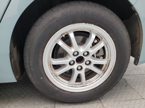 Used 2020 Toyota Prius LE image 31