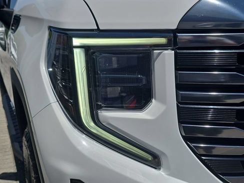 Certified 2024 GMC Sierra 1500 AT4 w/ Technology Package AWD/4WD image 10