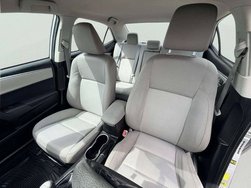 Used 2015 Toyota Corolla LE FWD image 17