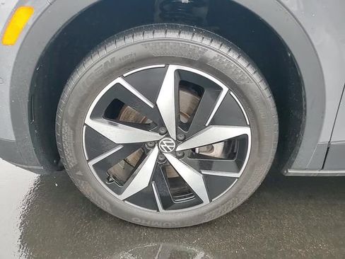 Used 2023 Volkswagen ID.4 Pro S image 8