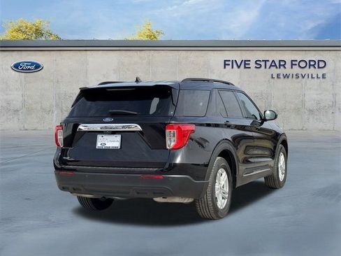 Used 2024 Ford Explorer XLT image 5