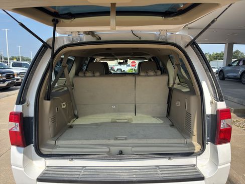 Used 2017 Ford Expedition EL Limited w/ Equipment Group 301A AWD/4WD image 11