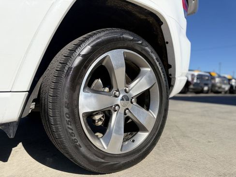 Used 2014 Jeep Grand Cherokee Overland AWD/4WD image 11