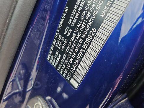 Certified 2023 Porsche Macan AWD/4WD image 15