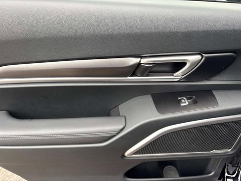 New 2025 Kia Telluride LX image 18