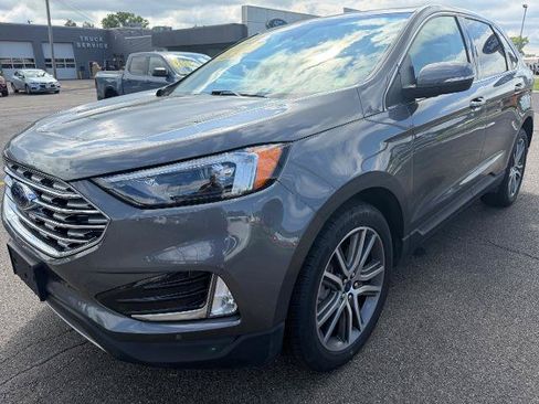 Certified 2022 Ford Edge Titanium AWD/4WD image 4