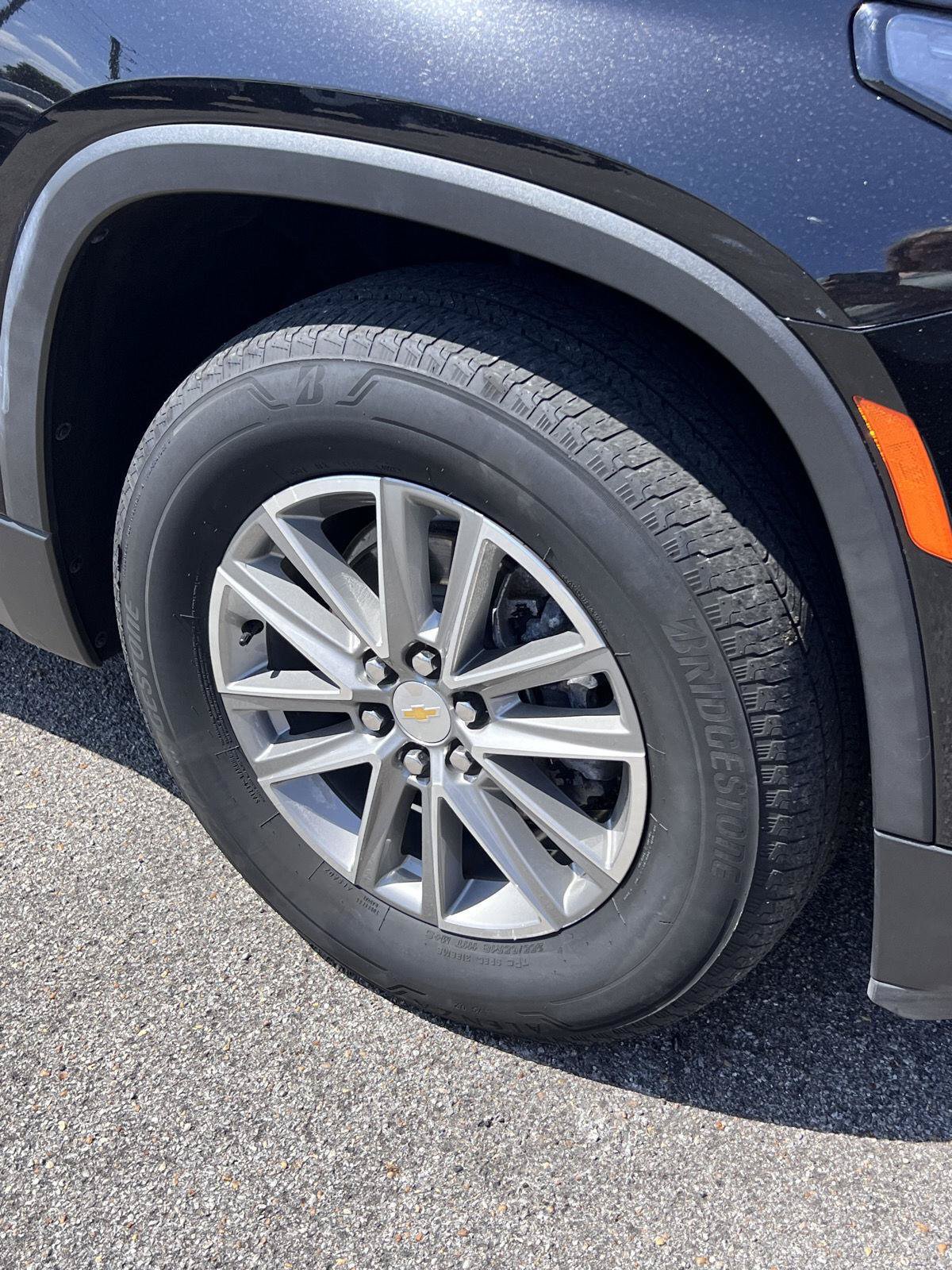 Used 2024 Chevrolet Traverse LT FWD image 38