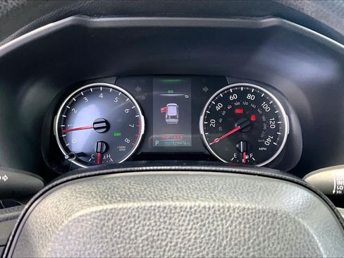 Used 2020 Toyota RAV4 XLE AWD/4WD image 25