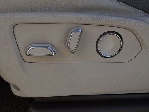 Used 2023 GMC Yukon Denali image 27