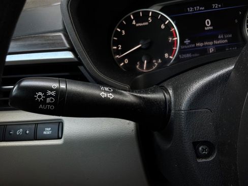 Used 2025 Nissan Altima 2.5 SV FWD image 34