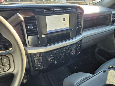 Used 2024 Ford F250 XL w/ XL Chrome Package image 21