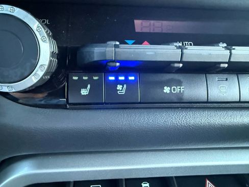 Used 2025 Toyota Tundra Platinum image 51