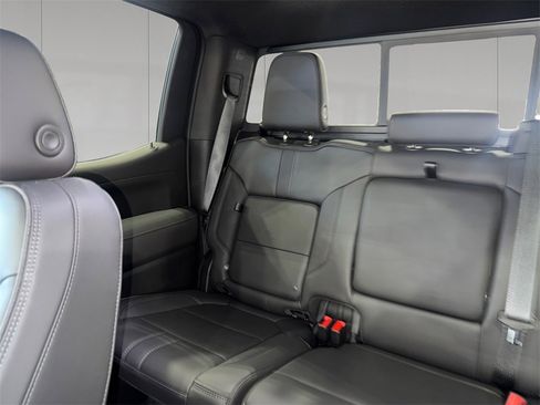 Used 2022 Chevrolet Silverado 1500 High Country image 16