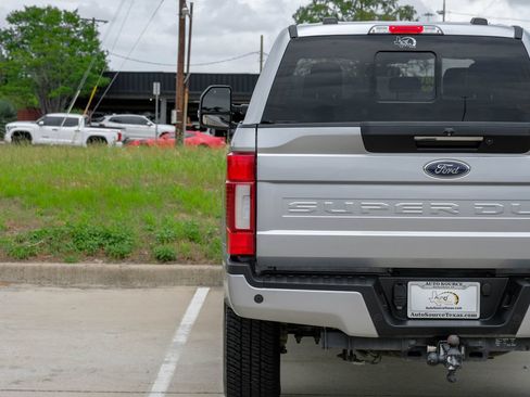 Used 2022 Ford F250 Lariat w/ Black Appearance Package AWD/4WD image 51