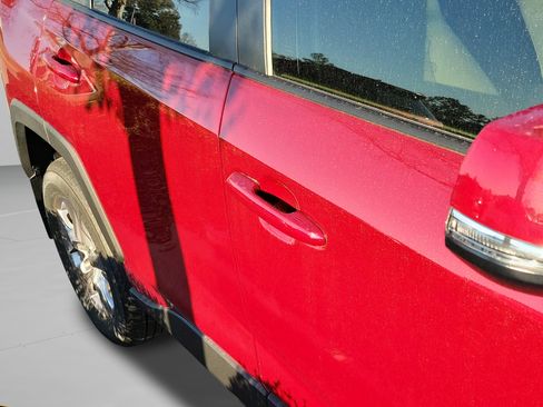 Used 2025 Toyota RAV4 XLE image 20