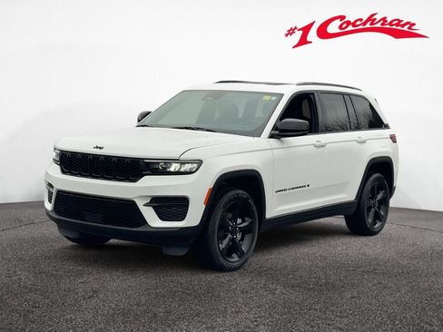 Used 2023 Jeep Grand Cherokee Altitude image 25