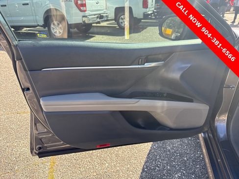 Used 2023 Toyota Camry LE image 9
