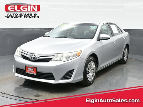 Used 2013 Toyota Camry LE image 1