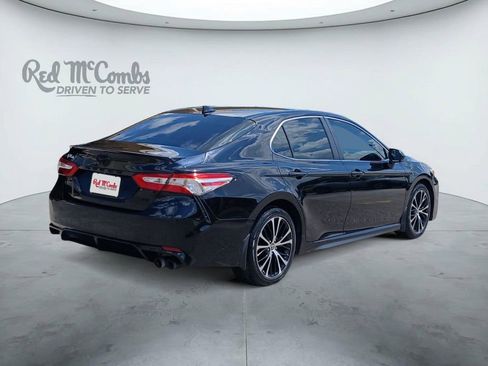Used 2020 Toyota Camry SE FWD image 5