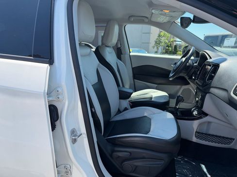 Used 2018 Jeep Compass Limited w/ Navigation Group FWD image 14