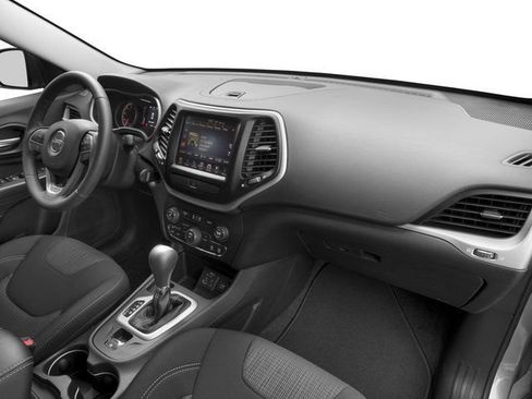 Used 2016 Jeep Cherokee Latitude w/ Safety/Convenience Group FWD image 19