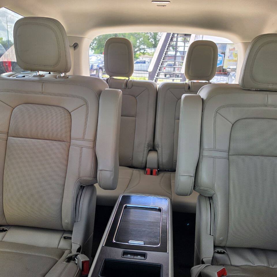 Used 2020 Lincoln Aviator Reserve w/ Equipment Group 201A RWD image 17