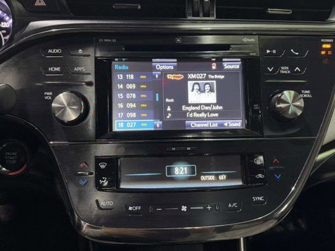 Used 2018 Toyota Avalon Limited image 35