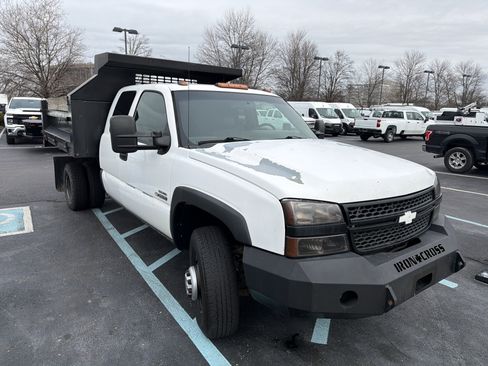 Used 2007 Chevrolet Silverado 3500 2WD Extended Cab w/ Heavy-Duty Power Package image 2