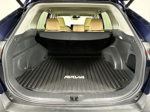Used 2023 Toyota RAV4 XLE Premium image 24