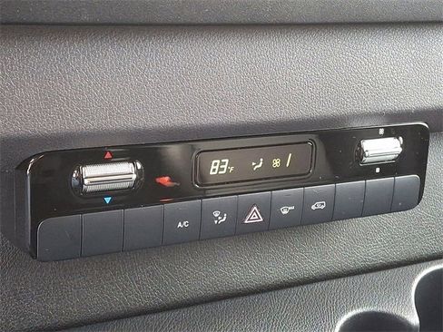 Used 2025 Mercedes-Benz Sprinter 2500 image 17