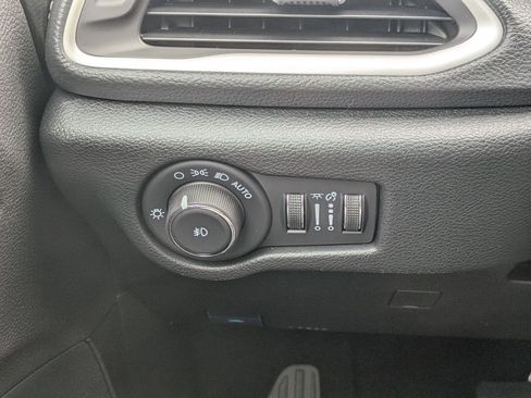 New 2026 Chrysler Pacifica Select image 14