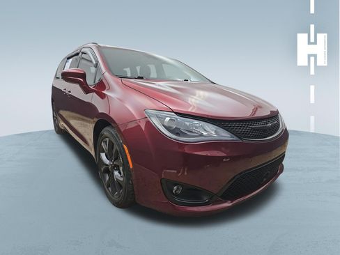 Used 2019 Chrysler Pacifica Touring-L w/ Advanced Safetytec Group FWD image 1