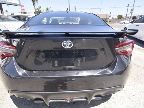 Used 2019 Toyota 86 RWD image 7