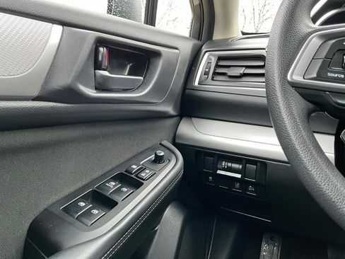 Used 2019 Subaru Outback 2.5i image 23
