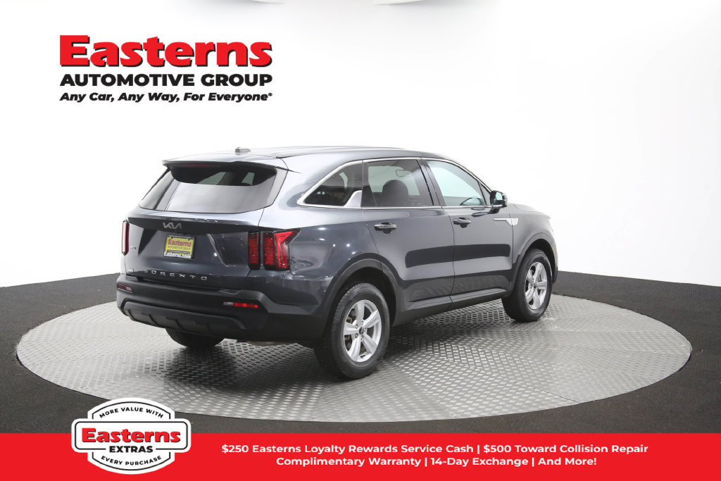 Used 2022 Kia Sorento LX AWD/4WD image 40
