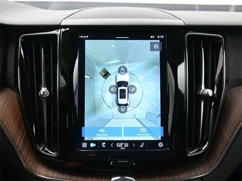 Used 2023 Volvo XC60 B5 Plus w/ Climate Package image 20