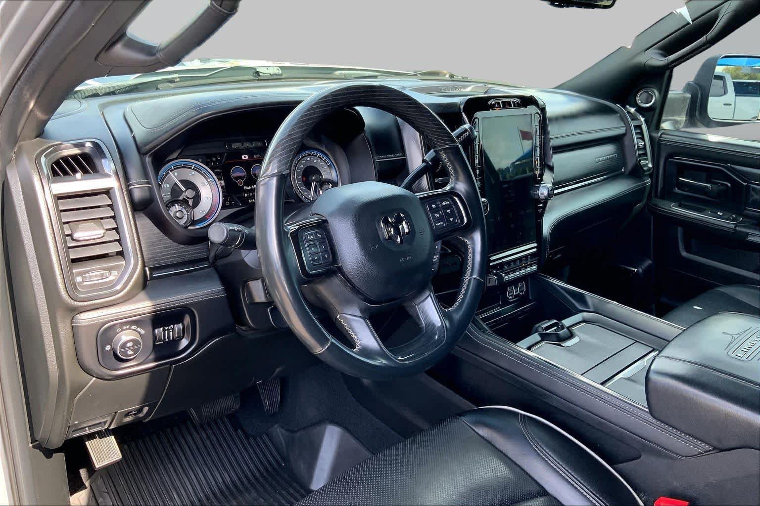 Used 2022 RAM 3500 Limited AWD/4WD image 18