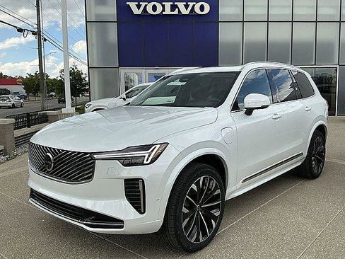 New 2026 Volvo XC90 T8 Plus w/ Protection Package AWD/4WD image 3