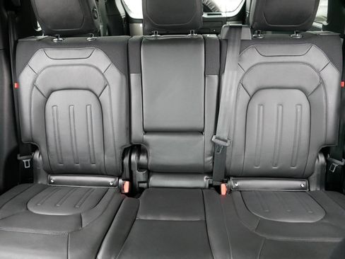 Used 2024 Land Rover Defender 130 X image 13