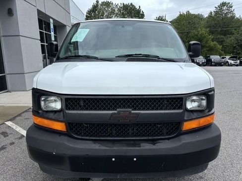 Used 2017 Chevrolet Express 2500 Extended RWD image 3