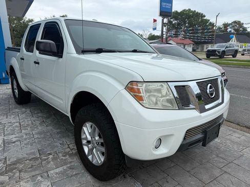 Used 2014 Nissan Frontier SV RWD image 5