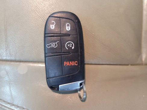 Used 2018 Jeep Grand Cherokee Limited image 32